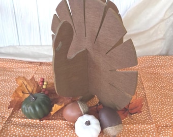 Rustic Wooden Turkey Centerpiece: Handcrafted Thanksgiving Table Decor