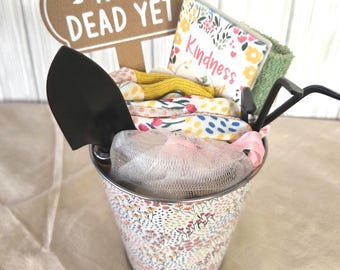 Garden Gift Set: Gloves, Soap, Seeds & Mini Tools
