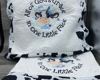 Geborduurde babyquilt en kussensloop - koeontwerp