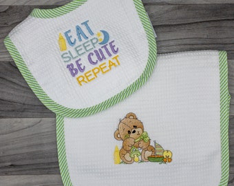 Bib & Burpee Set - Teddybeer en Ducky - "Eat Sleep Be CuteRepeat" (025B)