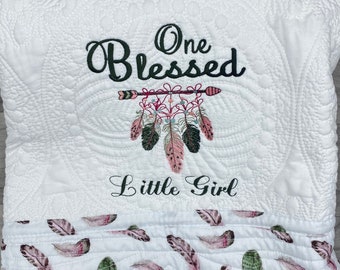 Geborduurde babyquilt/deken - Heirloom gewatteerde deken - een gezegend klein meisje!  36" x 45"