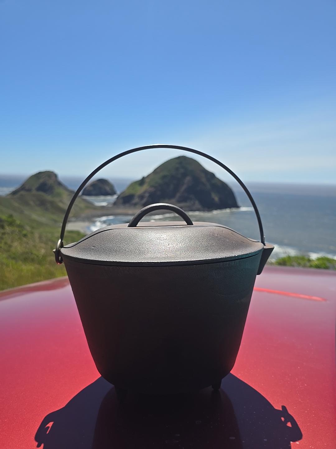 Great Old Lodge Gypsy Pot! Antique USA Cookware! Cast Iron Cauldron with Lid!   Cleaned and Seasoned