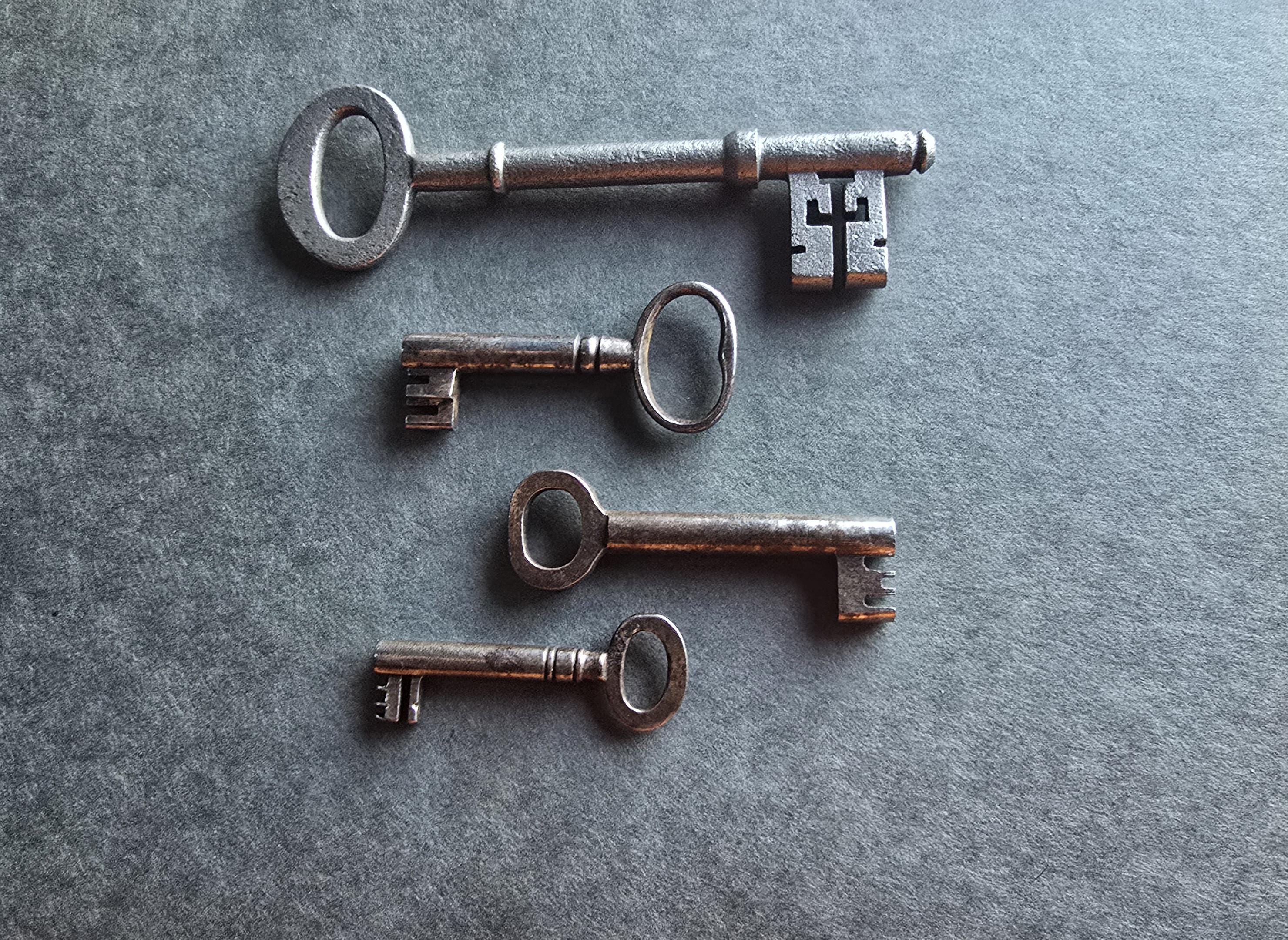 Antique French Iron Key! 1 Old Skeleton Gate Key! 4 and a Half Inches ...