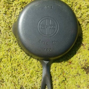 Griswold No. 3 Cast Iron Egg Skillet, Small Block Logo 709 – Cast & Clara  Bell