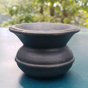 Old Miniature Cast Iron Cauldron! Nice Vintage Small Sample Size Cast Iron Pot!