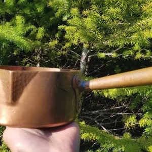 Old French Heavy Guage Copper Pot with Spout! Antique Sugarpan poêlon à sucre!  Copper Cookware!