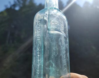 Beautiful Old Pain Killer Remedy Bottle!  1890's Deep Aqua Davis Vegetable Bottle