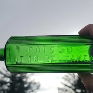 Rare GIANT Old Emerald Green Poison Bottle! 10 Oz Ribbed UK Poison Bottle!