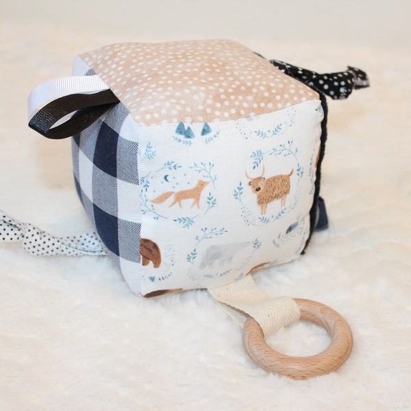 Wild Life Sensory Block, Activity Cube, Baby Rattle, Crinke Fabric Block, Baby Shower Gift