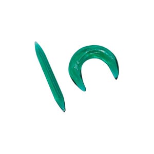 Emerald Green Tribal Septum Spike and Crescent Pincher Set – Handcrafted Glossy Resin Body Jewelry for Nose, Cartilage or Ear Piercings