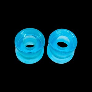 Tunnelstekkers van blauw topaasglas voor gestrekte oren, maatoorbellen voor comfortabel dagelijks gebruik, lichtgewicht paar lichaamssieraden