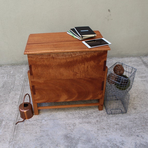 Mid Century Modern Blanket Chest With Streamlined Legs Linen