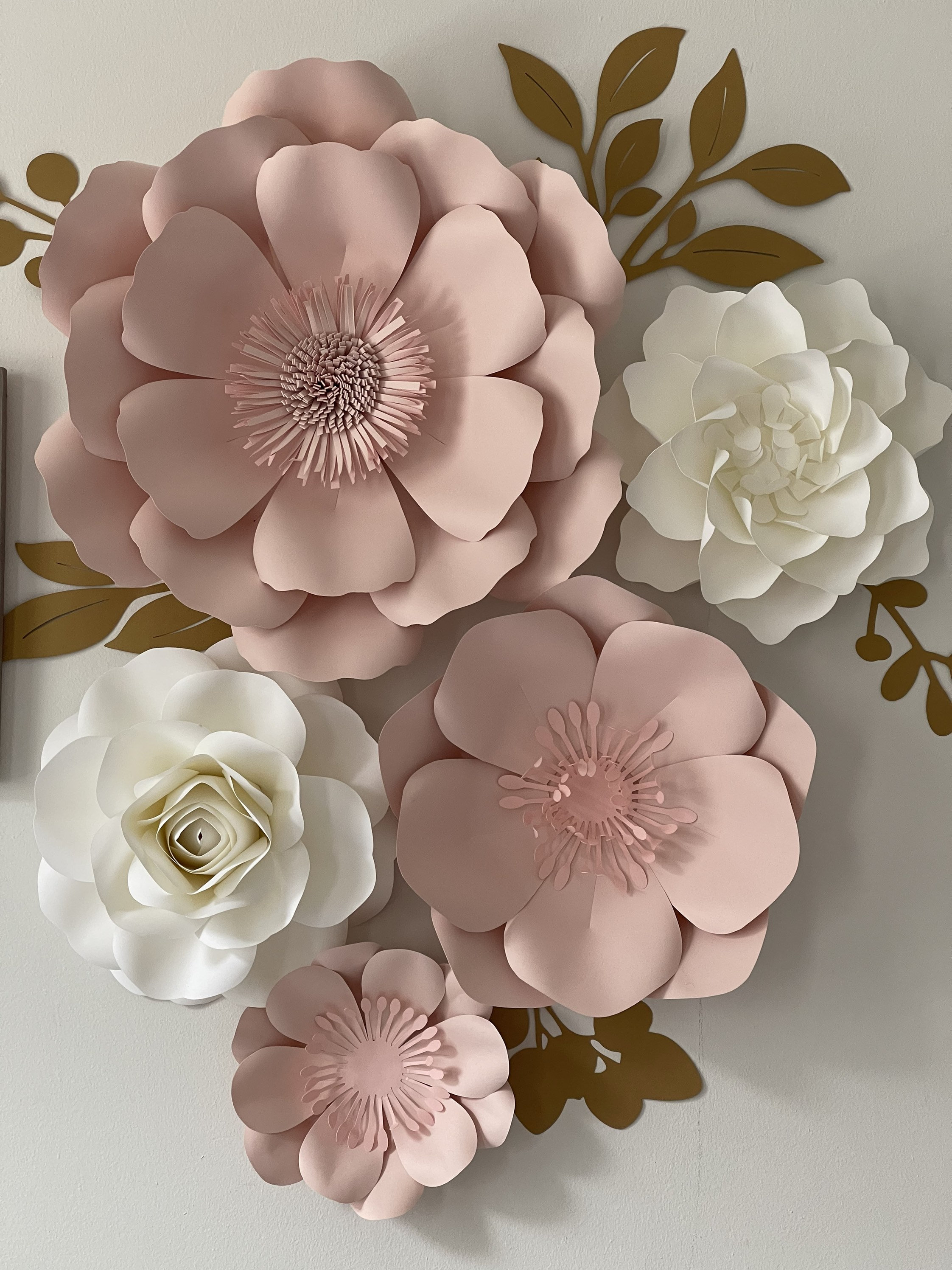  Paper Flowers Fall Backdrops - Includes 5 Paper Flowers 14 Paper  Leaves - Fully Assembled : Home & Kitchen