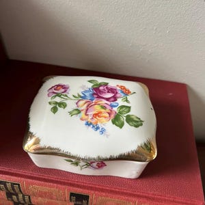 Vintage Floral Ceramic Box with Lid – Made in Japan