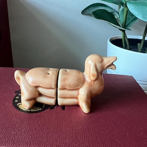 Vintage Wiener Dog Hamburger Salt and Pepper Shakers – Ceramic 1953 – Novelty Dachshund Collectible