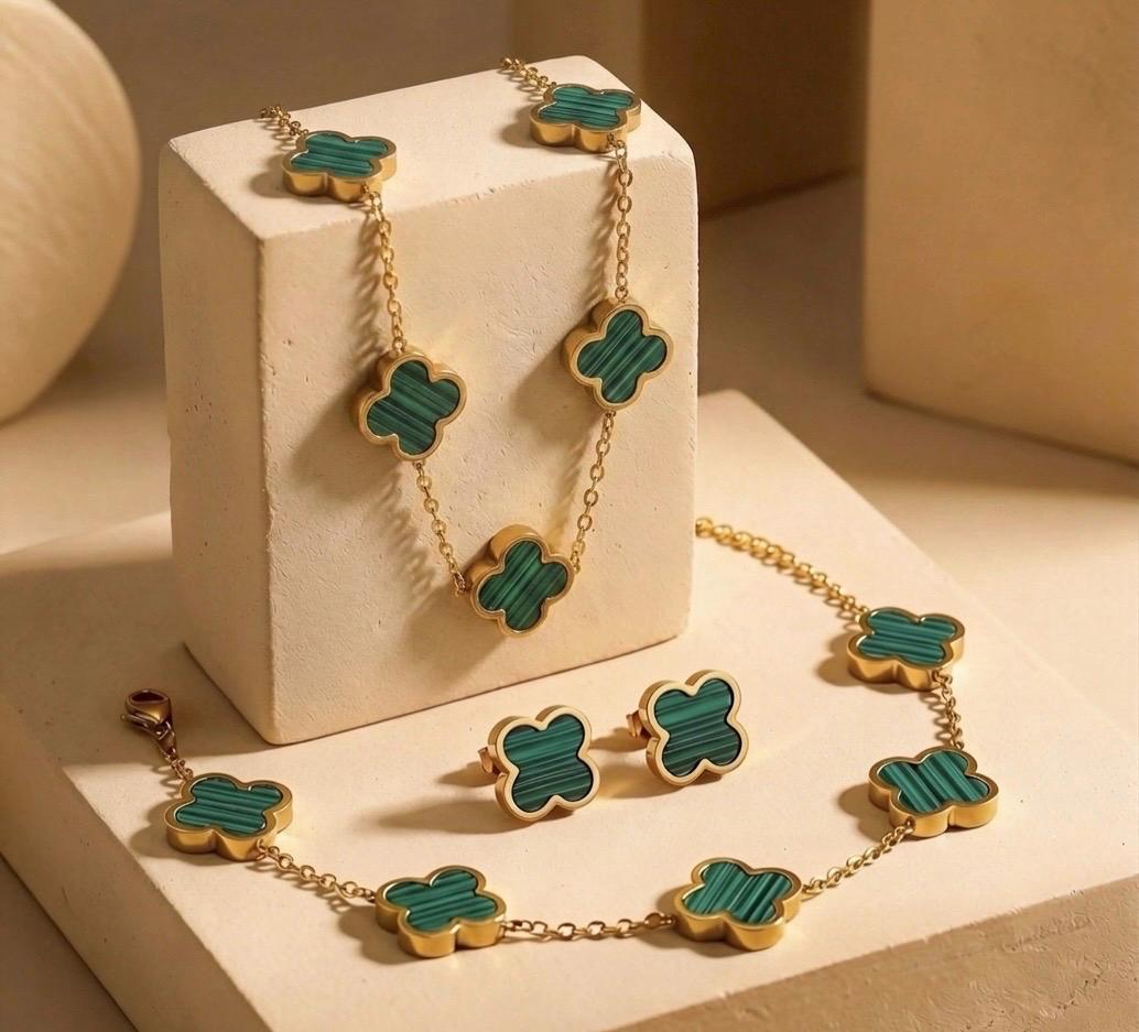 Van cleef clover bracelet - Etsy 日本