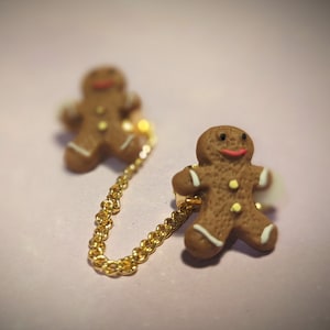 Gingerbread cardigan clips / sweater chain / sweater clasp