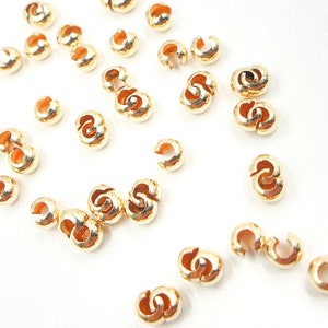 10 pezzi di copri crimpatura riempiti in oro 14 carati da 4 mm, copri crimpatura per perline, componenti all&#39;ingrosso, fornitura di copri crimpatura per la creazione di gioielli. 400484CCB100