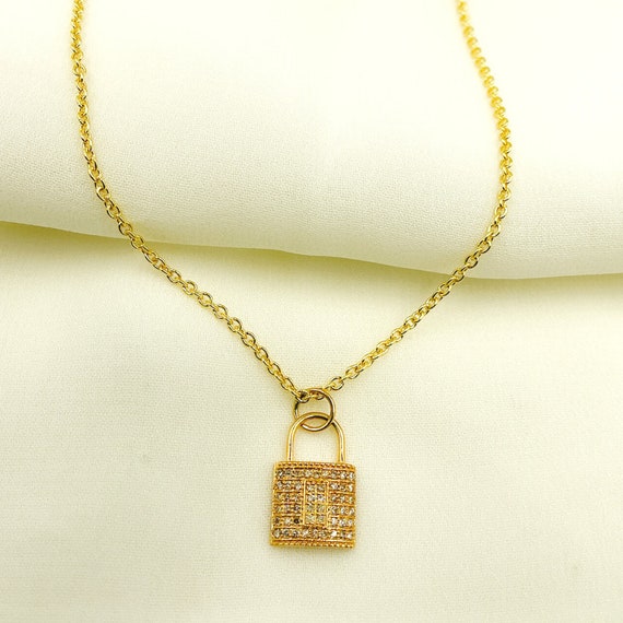 Gold chain lock design deals