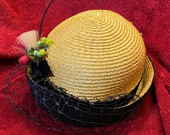 Vintage ladies straw cloche hat