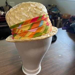 Vintage ladies straw cloche hat