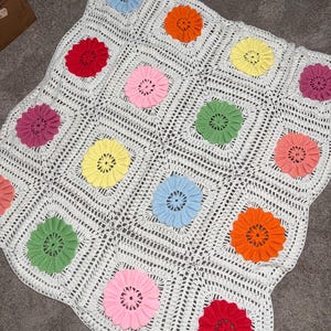 vintage hand crocheted throw blanket