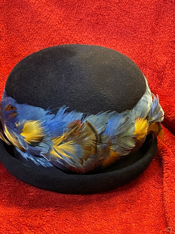 Vintage Cloche Feather band hat
