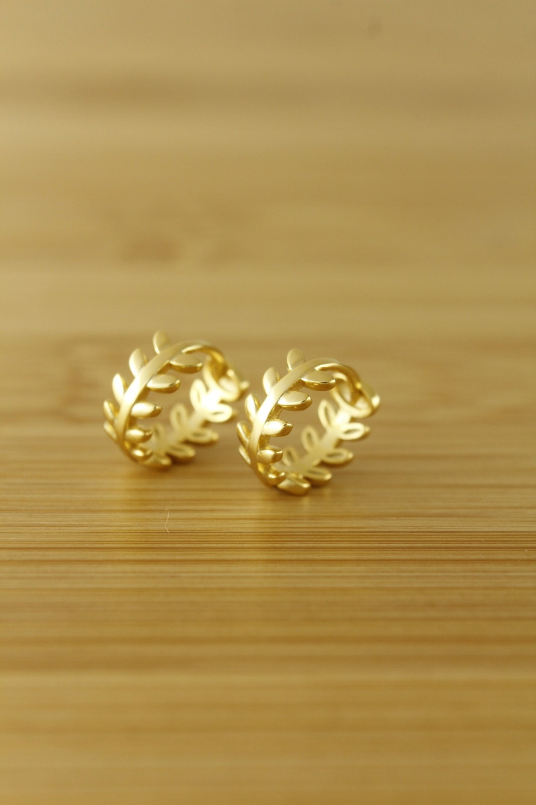 Odilia Gold Leaf Hoop Earrings