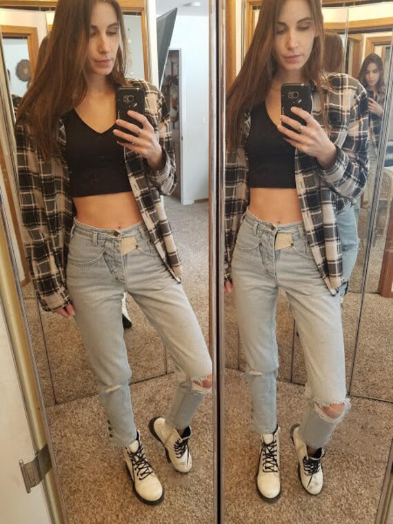 Vintage Lee "Mom" jeans. Light wash vintage jeans.
