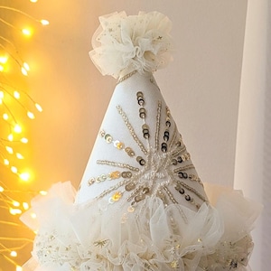 Kids birthday party hat. Baby photoshoot props. - Magical