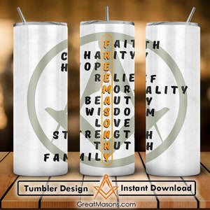 Puede incluir: Un vaso blanco con un diseño de brújula gris y la palabra "FREEMASONRY" escrita verticalmente en letras naranjas. Las palabras "FAITH", "CHARITY", "HOPE", "RELIEF", "MORALITY", "BEAUTY", "WISDOM", "LOVE", "STRENGTH", "FAMILY" y "TRUTH" también están escritas en el diseño.