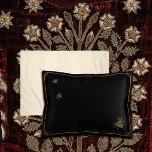 Come Into My Parlour Pillow Sham 1