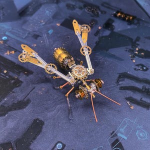 Steampunk Mechanical Hornet Insect Metal DIY Assembly Puzzle Bug Steampunk Insect Mechanical  Christmas Gift For Boy Steampunk Figurine