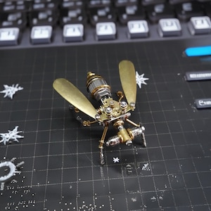 Steampunk Mechanical Metal insect Fly DIY Assembly Puzzle Creative Steampunk Figurine Christmas Gift for Boy Steampunk Insect Small Crafts