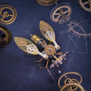 3D Steampunk Metal Insect Fly DIY Assembly Puzzle Sculpture Mechanical Insect Figurine Steampunk Bug Insect Gift For Him ornament Home Decor