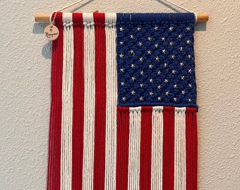 Macrame USA Flag Wall Hanging: American Patriotic Decor