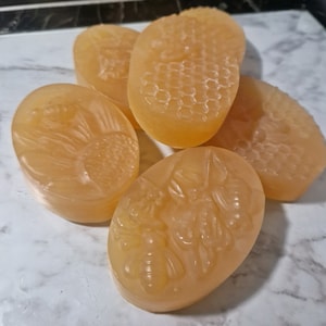 Natural honey soap, set of 6 golden oval bars.