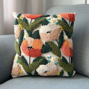Funda de cojín con amapola de California hecha con aguja perforada, decoración maximalista, almohadas coloridas, almohada decorativa única, almohada decorativa con flores lindas