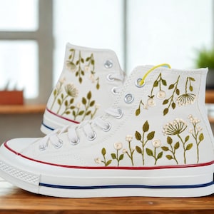 Wedding Shoes for Bride, Custom Converse Platform, Bridal flower embroidered sneakers, Embroidered Wedding Reception Shoes, Gift for Her