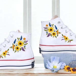 Converse de boda con bordado floral, zapatos personalizados con bordado de girasol y lavanda para novia, zapatillas de novia con flores bordadas, regalo de boda