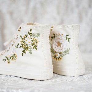 Custom Wedding shoes/ White Flowers Embroidered Sneakers for Bride/ Embroidered Wedding Reception Shoes/Personalized Bridal Sneaker LP