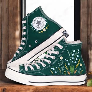 Custom Converse Chuck Taylor Daisy Embroidered Converse Shoes, Garden Flower Embroidered Sneakers, Converse Embroidery Small Flowers