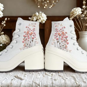 Customized Embroidered Converse Heels, Pink Flower Embroidered Custom Wedding Converse, Flower Embroidered Converse for Bridal, Wedding Gift