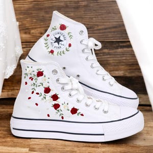Custom Embroidered Wedding Converse, White Flowers Embroidered Sneakers for Bride, Embroidered Wedding Reception Shoes, Wedding Gifts