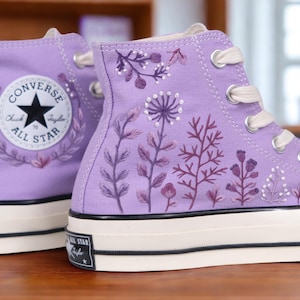 Embroidered Converse, Wedding Flowers Embroidered Shoes for Bride, Converse Embroidery Floral, Bridal Purple Flowers Embroidered Sneakers