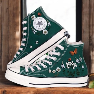 White Wildflowers Converse Embroidery, Custom Embroidered Converse Chuck Taylor, Garden Flower Embroidered Shoes, Unique Gifts for Her