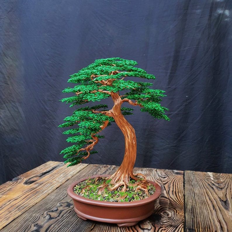 Art Wire Bonsai Tree Sculpture With Dark Green Leaves. Up To 12 Inches Tall. Suitable For Valentine's Day Gifts, Wedding Gifts. BRIGHT GREEN