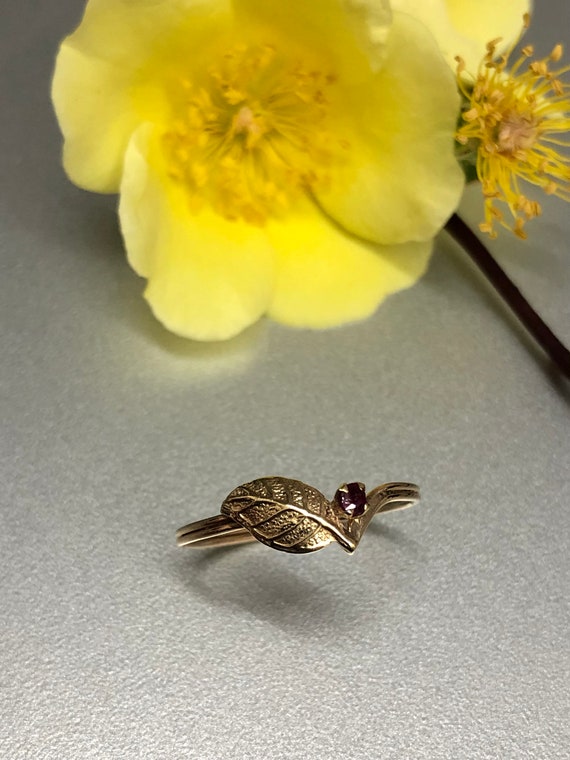 Vintage Wishbone Style Ring With Leaf & Ruby Deta… - image 8