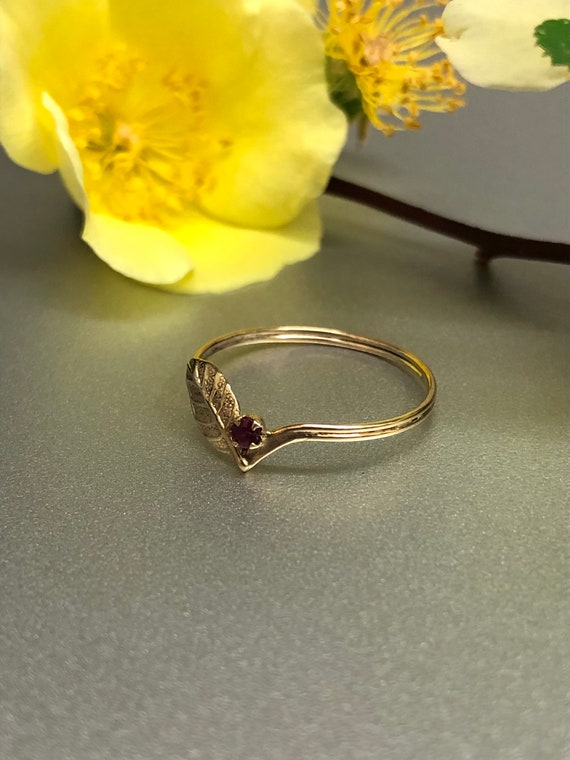 Vintage Wishbone Style Ring With Leaf & Ruby Deta… - image 6