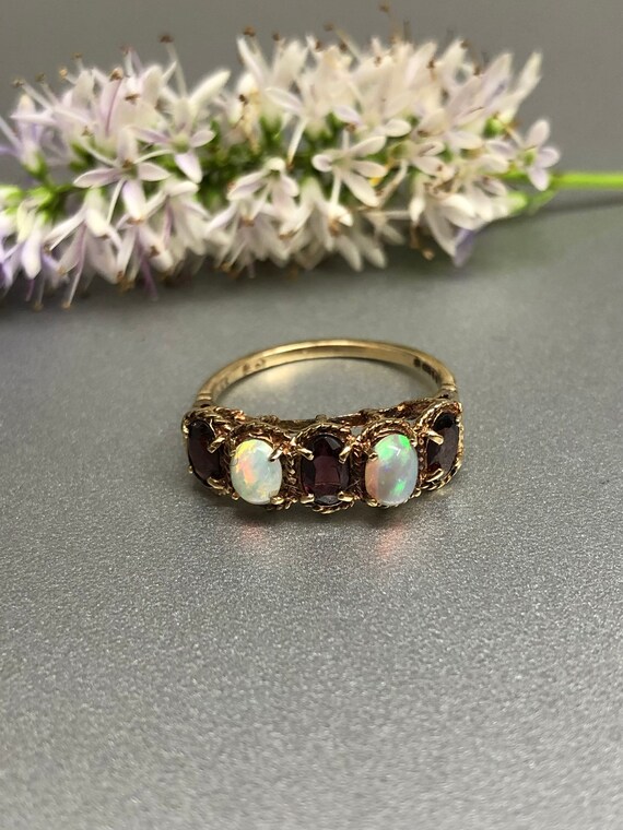 1970s Opal & Garnet 5 Stone Ring Vintage 9ct Gold… - image 2